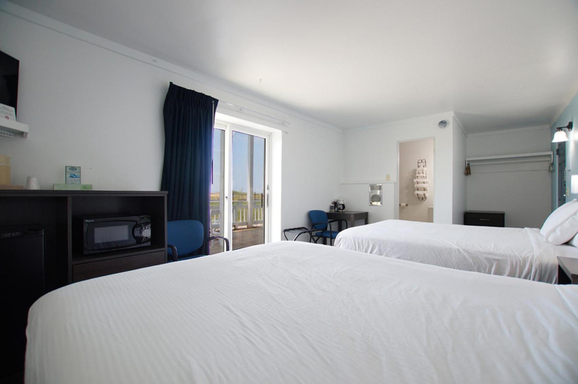 Snyders Shoreline Inn Ладингтон Екстер'єр фото