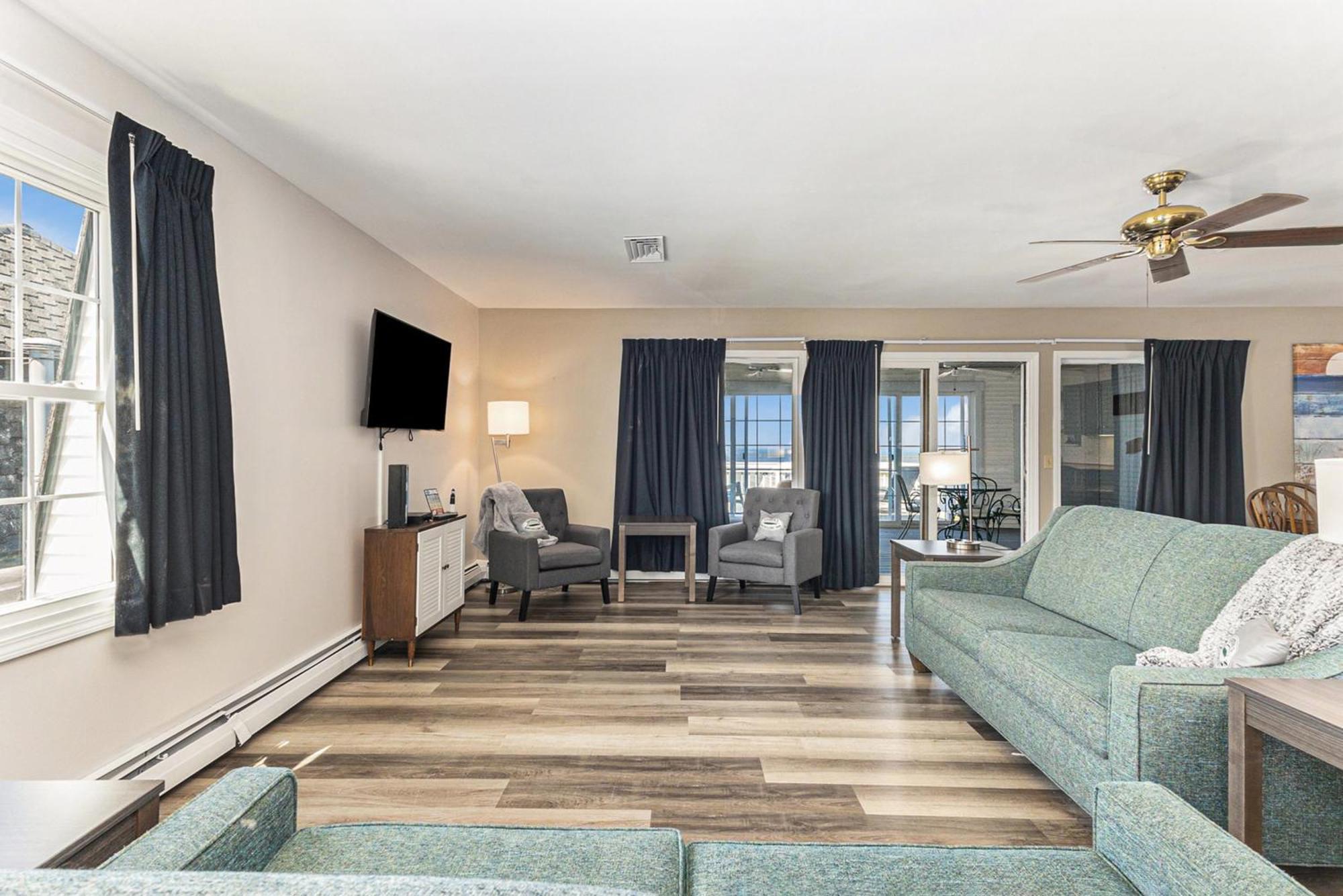 Snyders Shoreline Inn Ладингтон Екстер'єр фото
