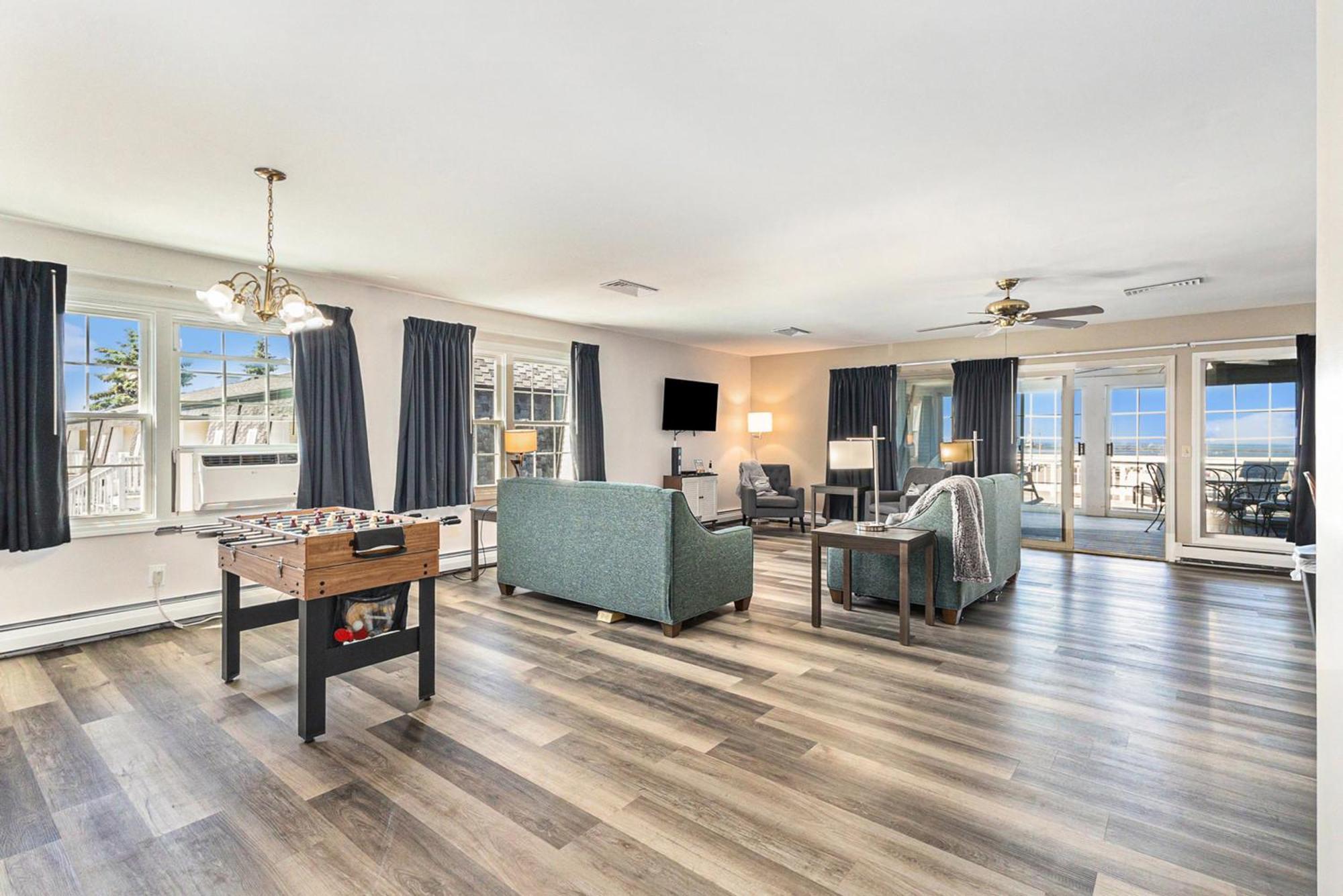Snyders Shoreline Inn Ладингтон Екстер'єр фото